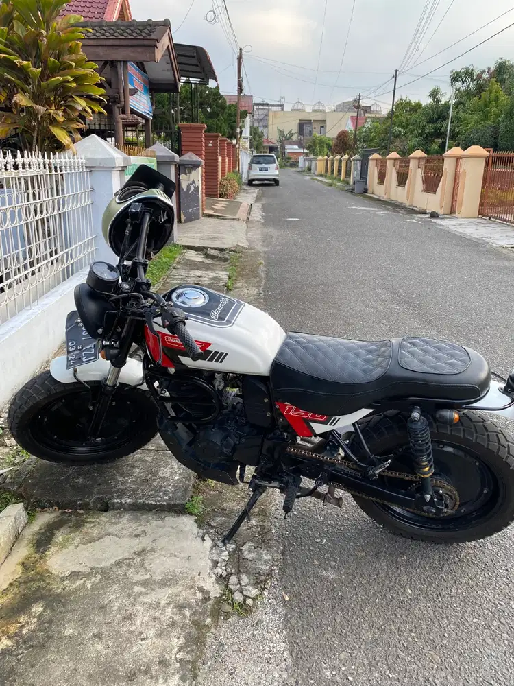 Motor Custom Scrambler Basic Byson