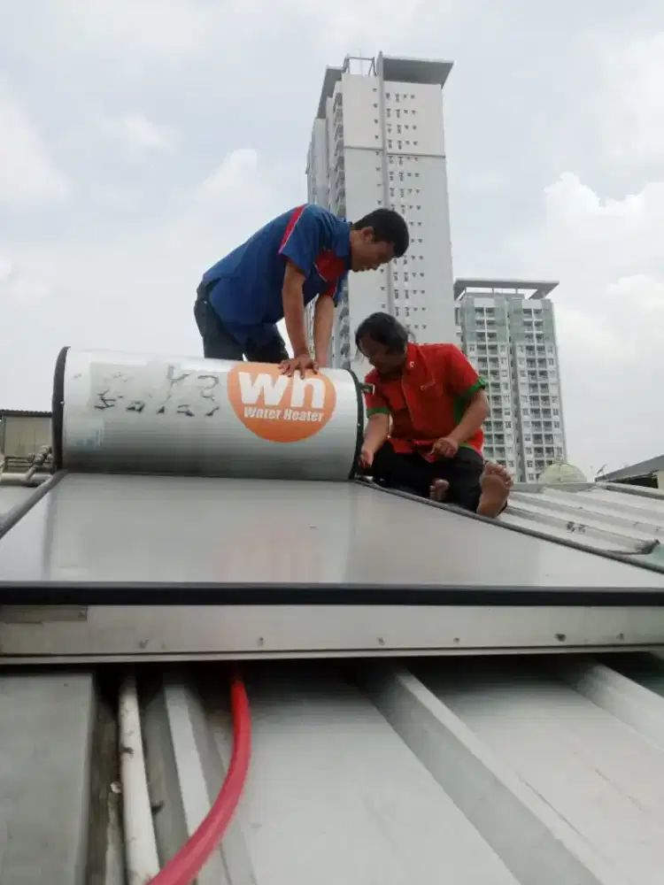 Service water heater pondok aren