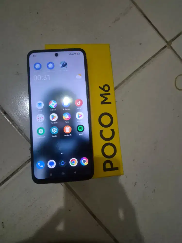 Poco M6 8/256 GB Garansi panjang