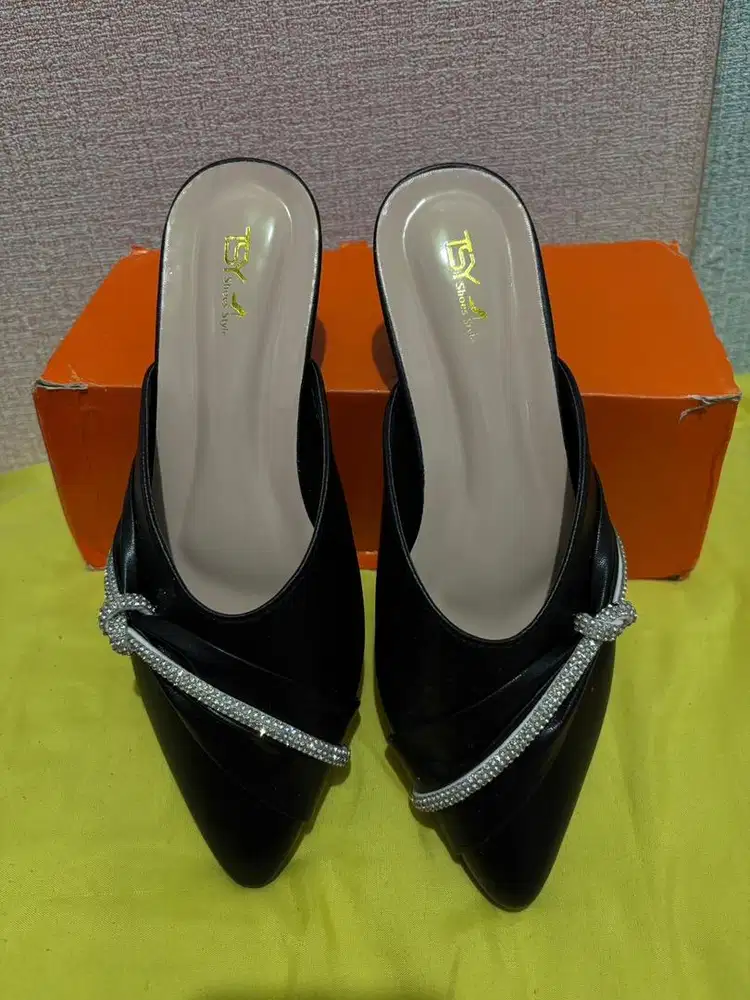 Sepatu hitam 3cm