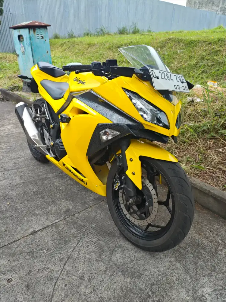 Kawasaki Ninja 250 fi Kuning