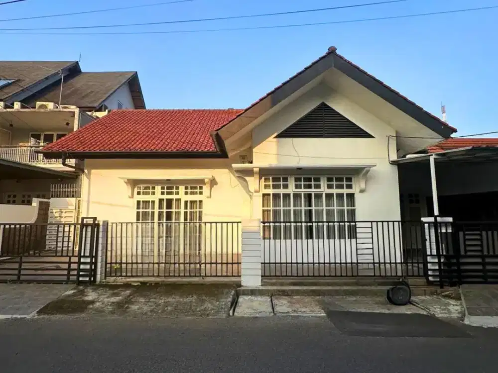 DISEWAKAN RUMAH CILANDAK BARAT RUMAH 1 LANTAI FULL RENOVASI
