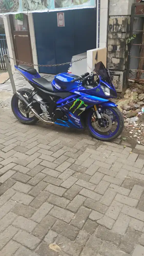 Dijual Murah Motor Berkualitas R15 V2 Thn 2016, SS Lengkap Stnk+Bpkb
