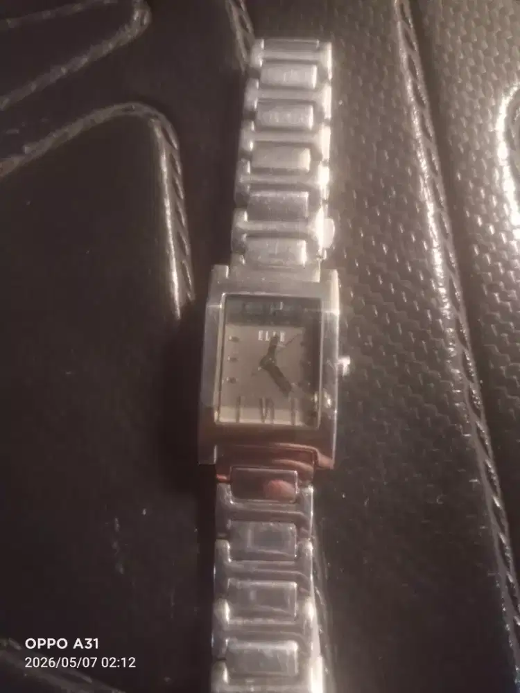Jual jam perempuan merk elle