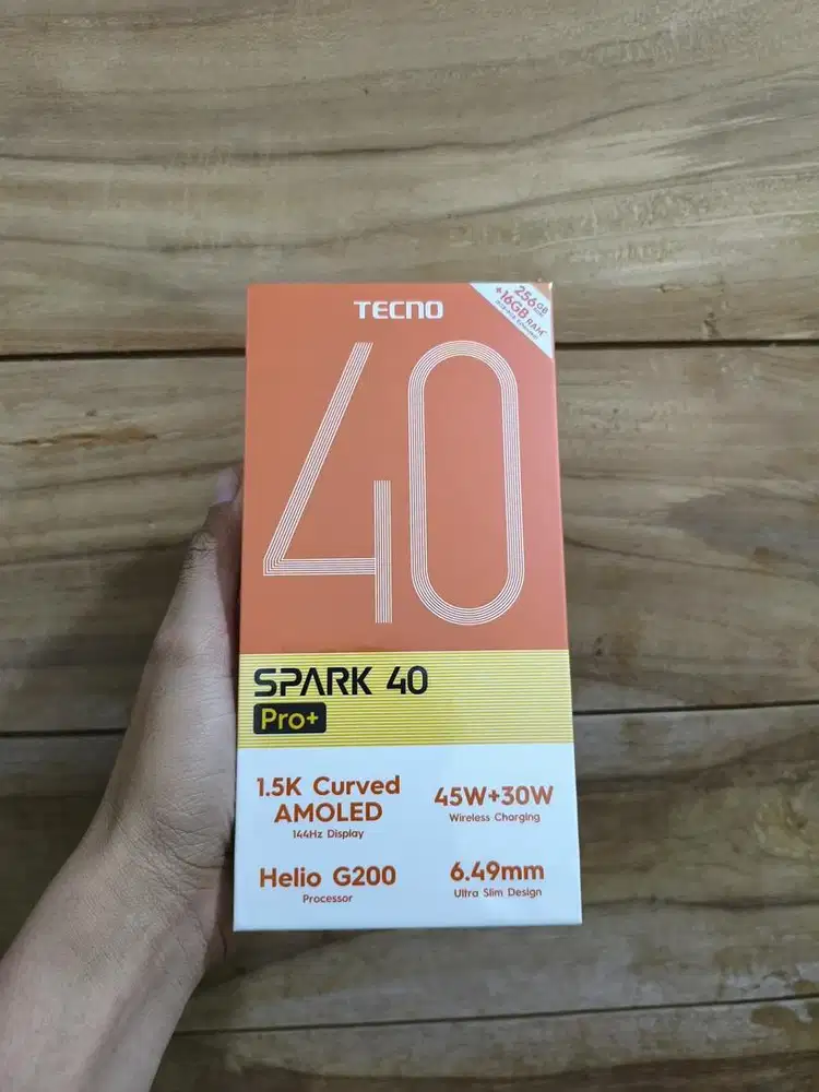 Tecno Spark 40 Pro + 8/256GB