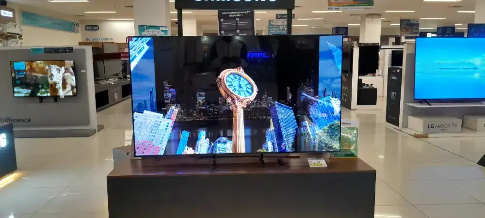 SAMSUNG UHD 4K SMART TV