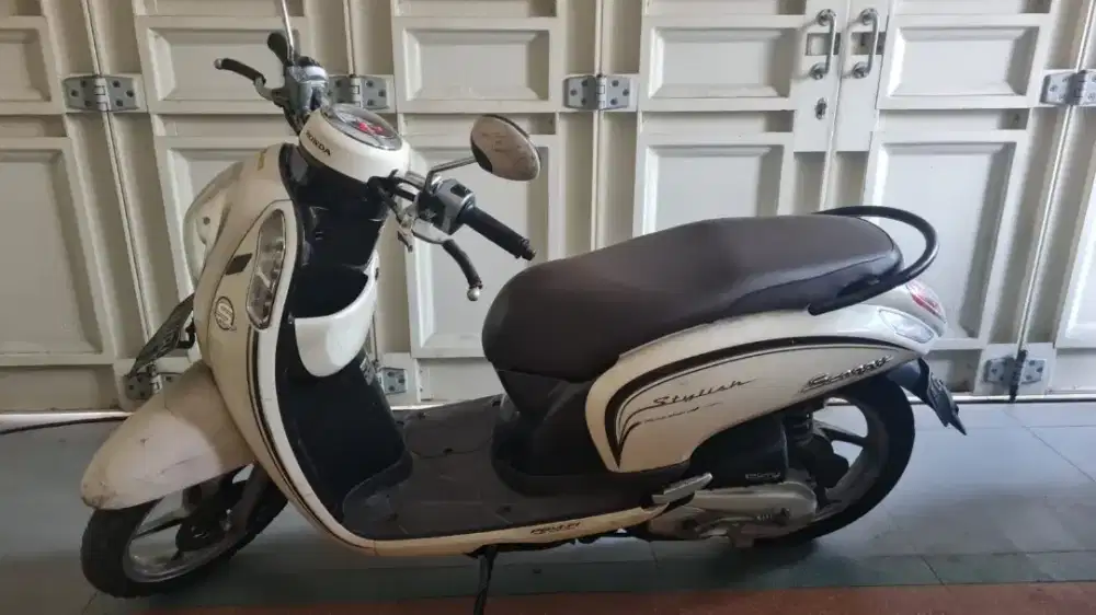 Scoopy 2015 Cream