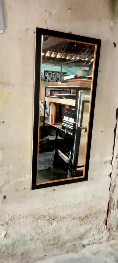 Cermin dinding frame fiber
