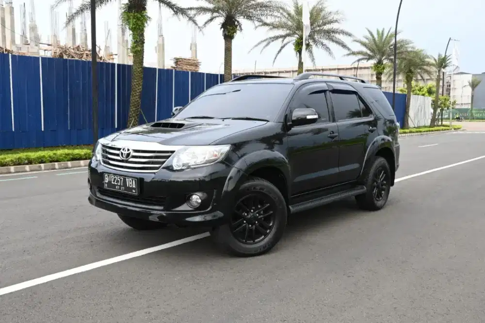 Fortuner G VNT 2013 Hitam