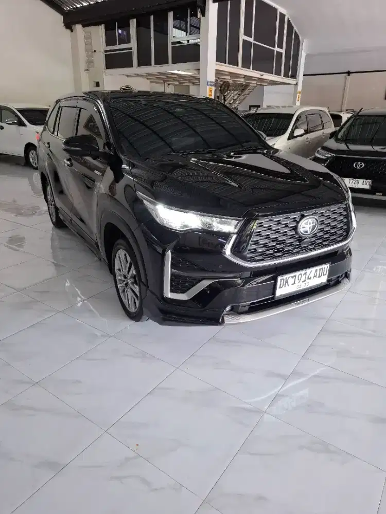 Innova Zenix Q modelista hybrid TSS