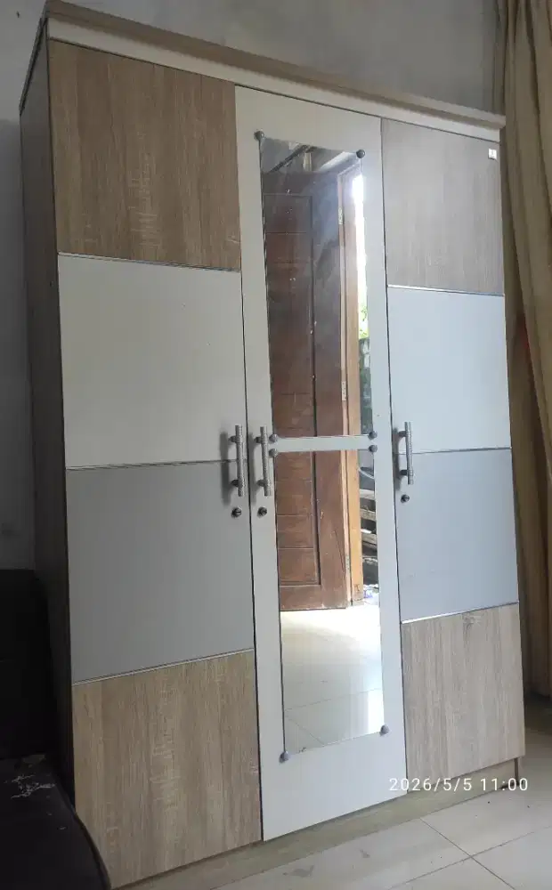 Lemari Pakaian Olympic 3 Pintu