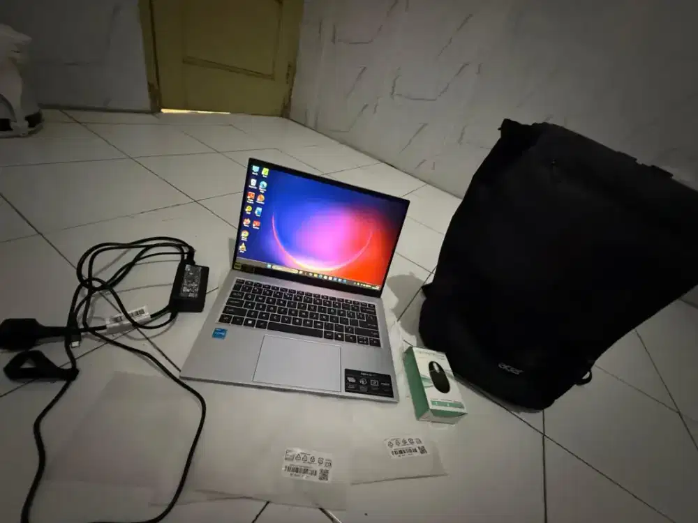 Laptop ACER 1 bulan pemakaian