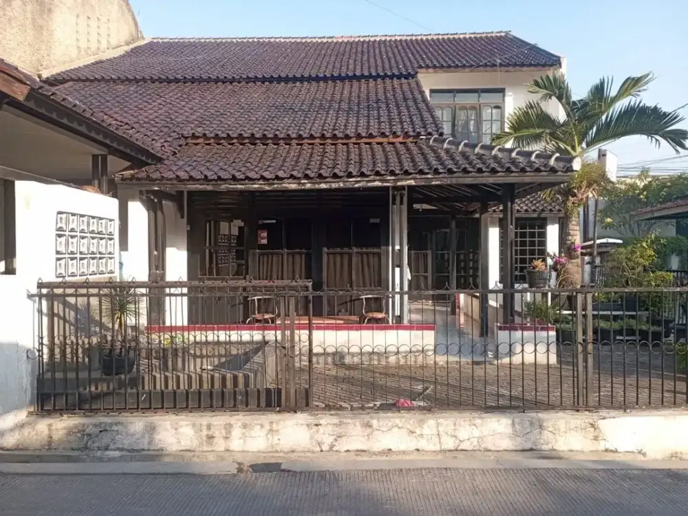 Jual Cepat Rumah 2 Lantai 6KT, Tanah Luas 214m² – SHM & Listrik 5500W