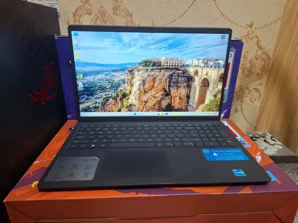 Laptop Dell Inspiron 15 3511 Core i3-1115G4 SSD 256 GB Siap pakai