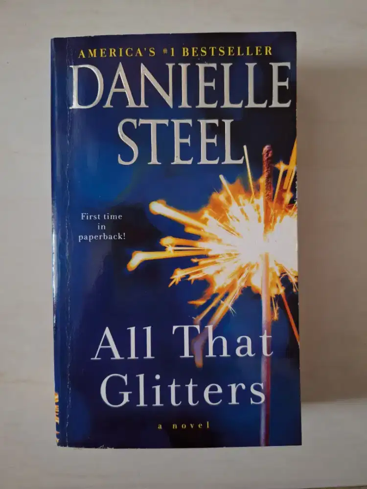 Novel All that Glitters by Danielle Still