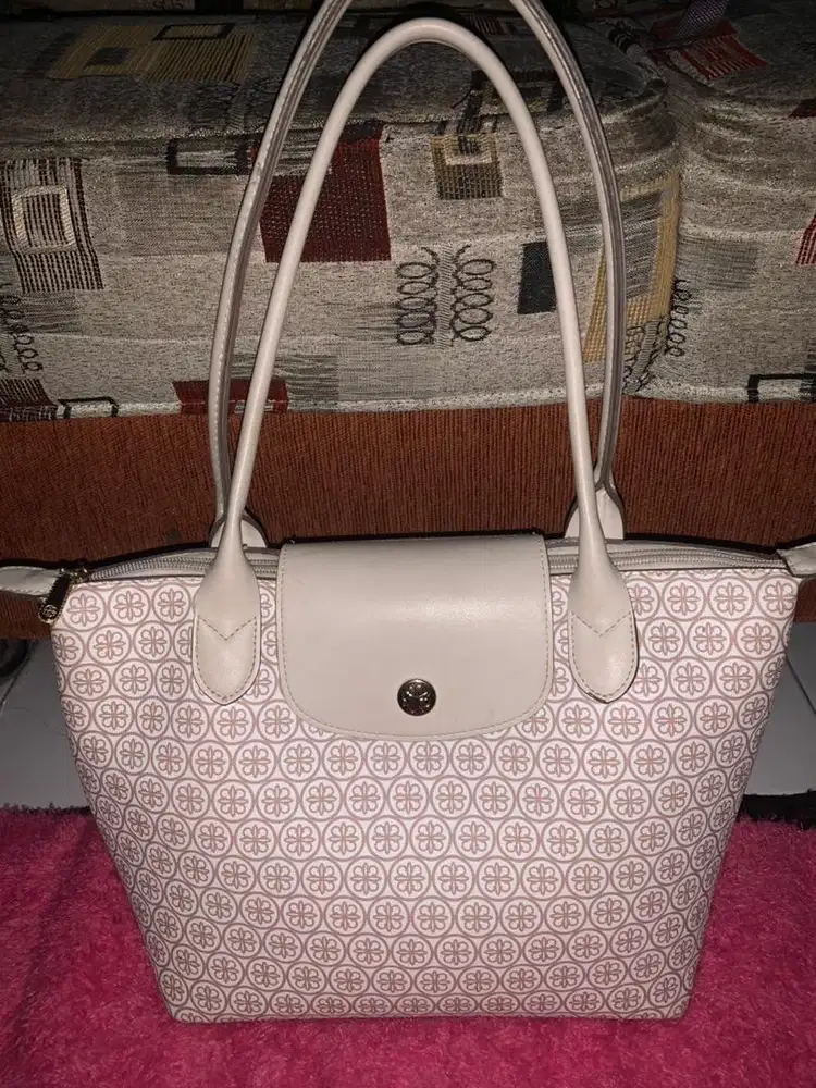 LES CATINO DAISY FLAP TOTE