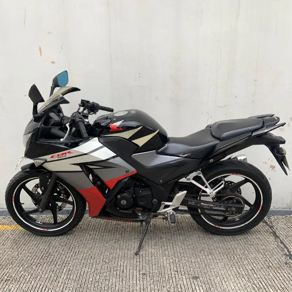 HONDA CBR 150 HITAM 2015 PAJAK HIDUP