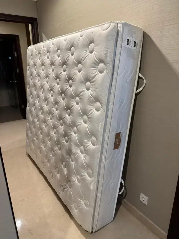 Tempat tidur kingkoil 180x200