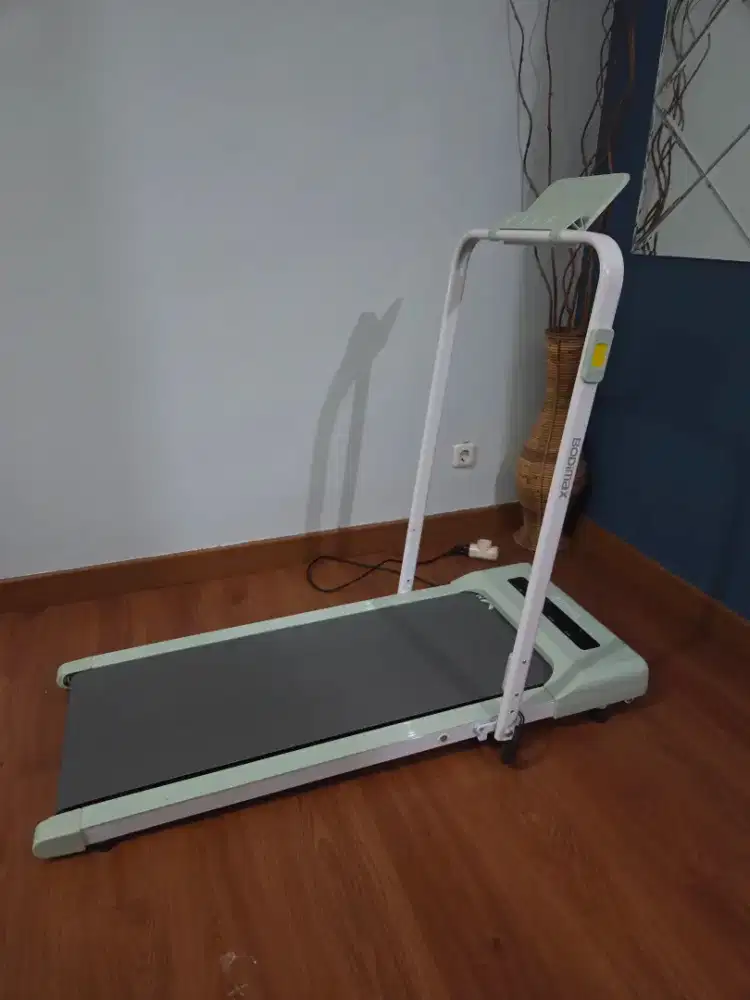 Treadmill / walk pad