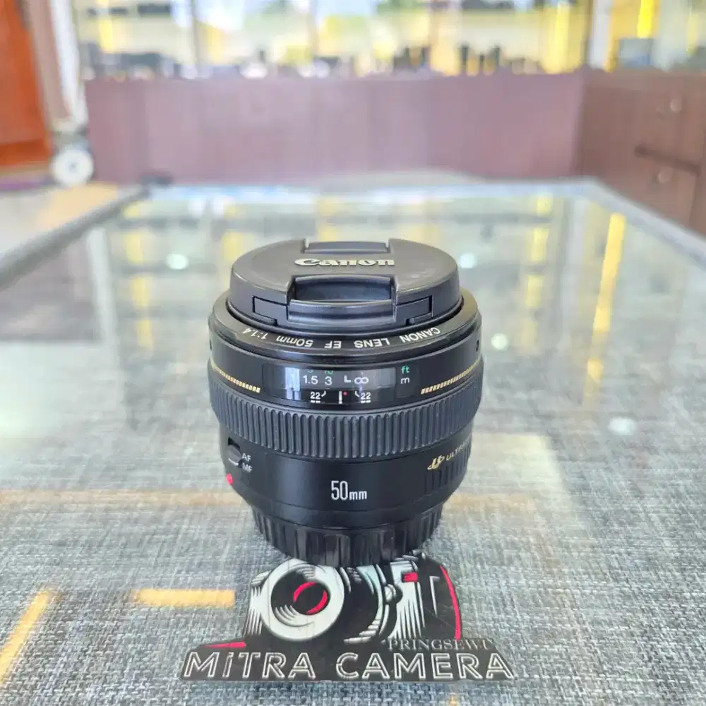 CANON 50mm f1.4 USM Like New