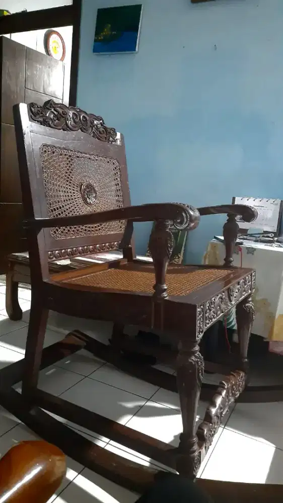 Kursi Goyang Kayu Jati Klassik