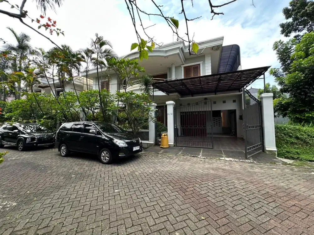 Dijual rumah  semi furnished di bintaro