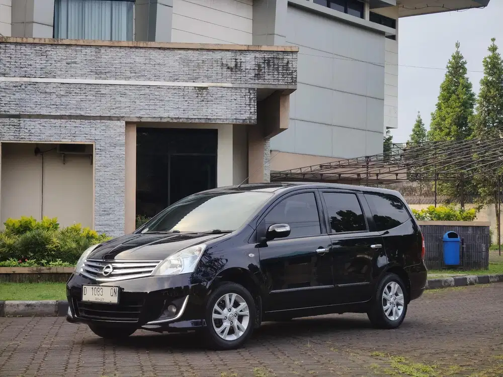 Grand Livina XV Ultimate 2012 Matic Hitam Wood Panel TV Mewah