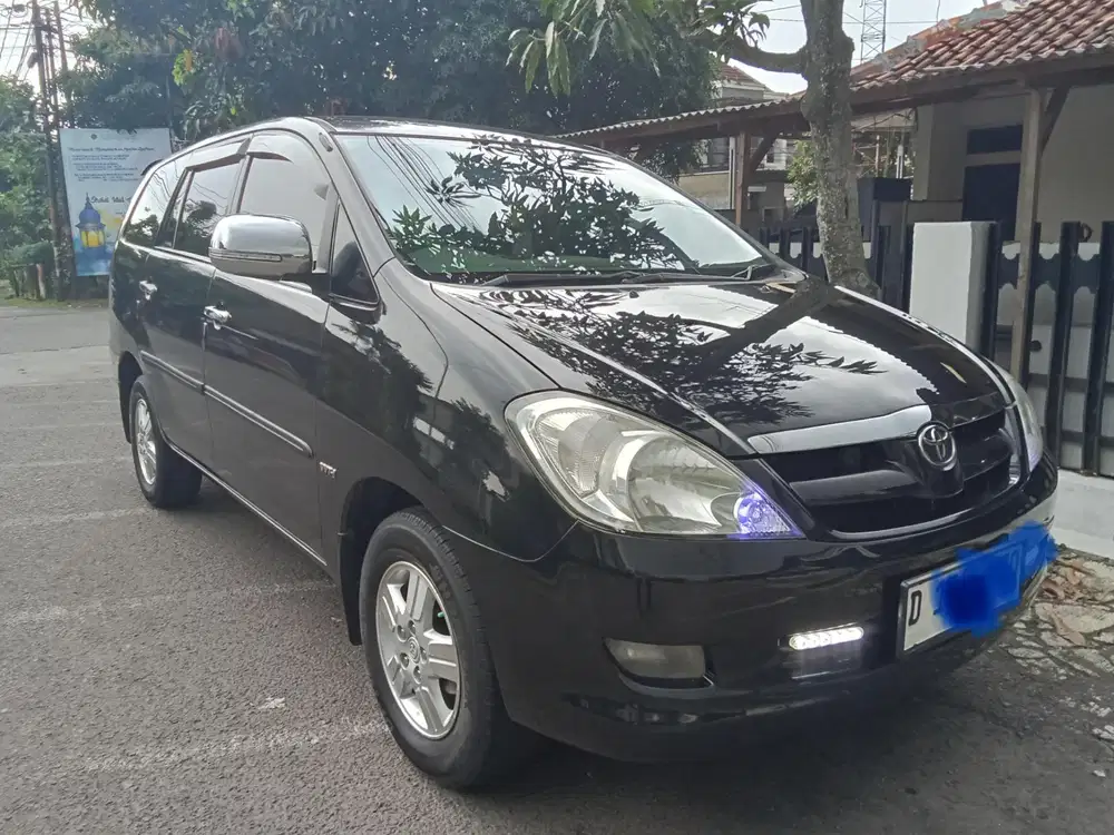Toyota Kijang Innova 2005 Bensin