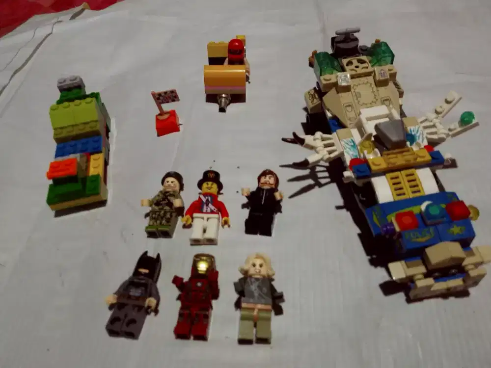 Lego mobil dan super hero
