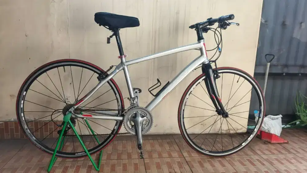 Sepeda hybrid roadbike sepeda balap gravel