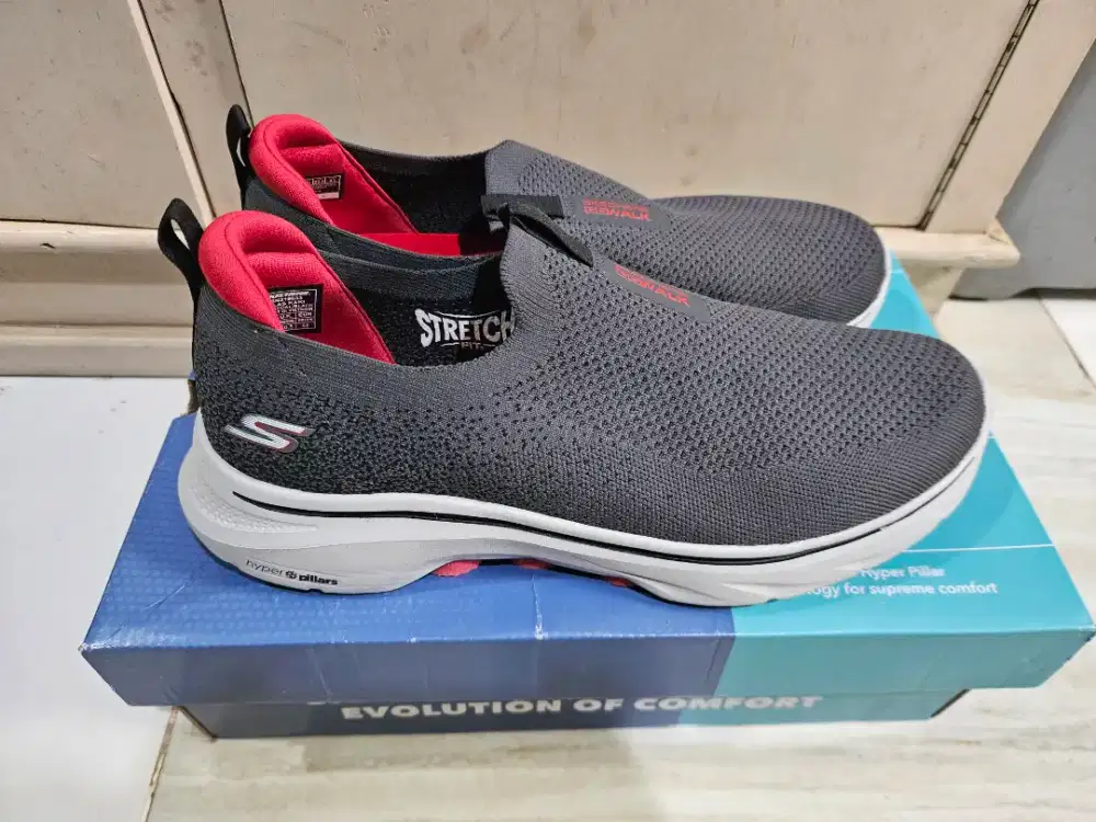 Sepatu Skechers Go Walk 7