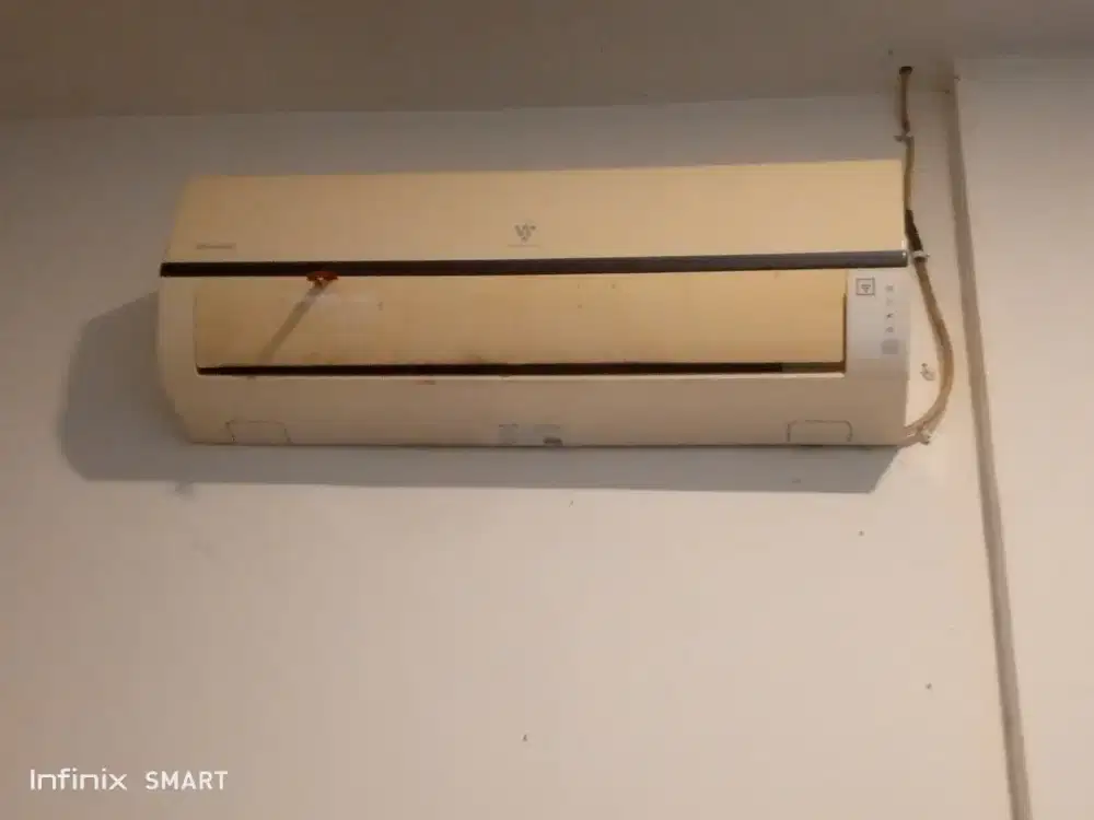 Dijual AC sharp 1 PK, masih berfungsi