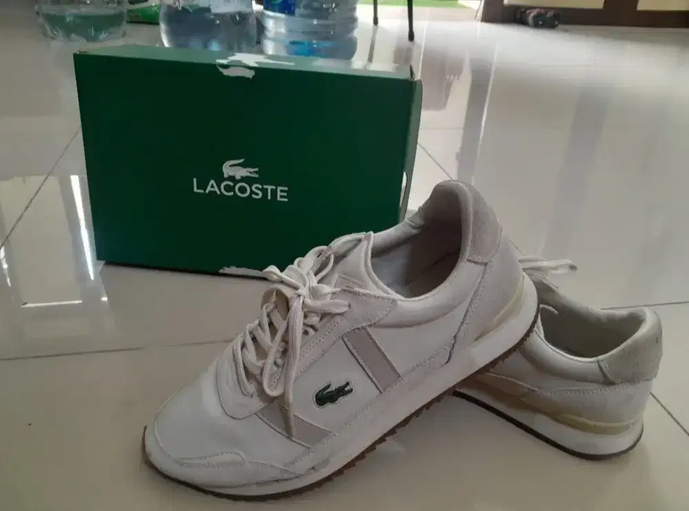 Like new sepatu lacoste