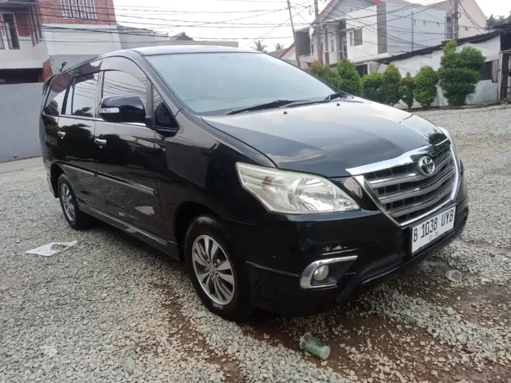 Innova V Luxury at 2015