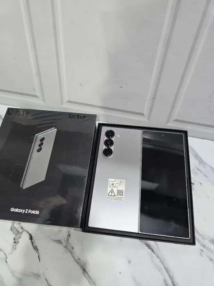 SAMSUNG Z FOLD 6 5G SEIN RAM 12/512 GB MULUS LENGKAP