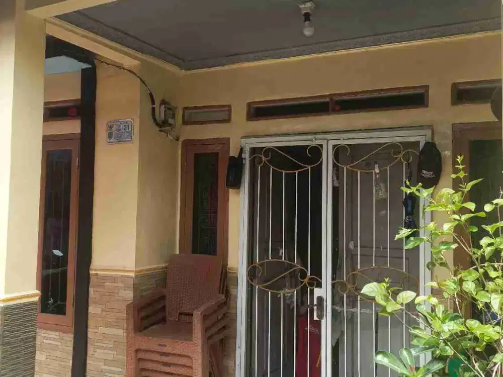 Beli Rumah Bonus Kontrakan Dekat Stasiun KRL Depok