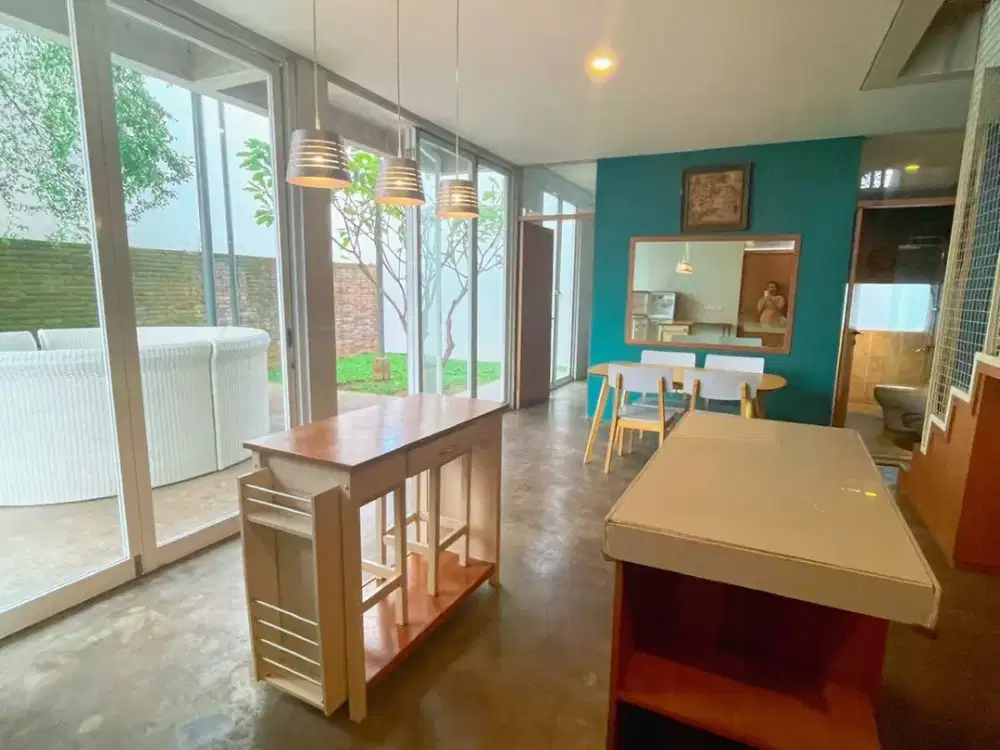 Dijual Rumah Full Furnished Siap Huni Nyaman Lokasi di Taman Sariwangi Bandung