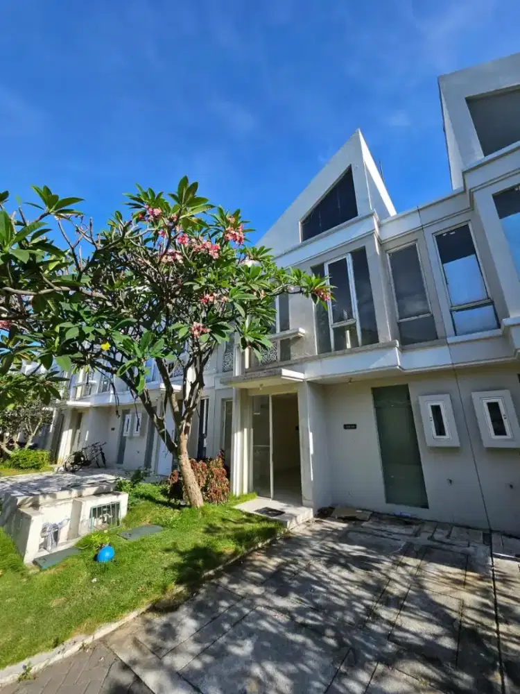 Rumah siap huni grand Pakuwon Surabaya