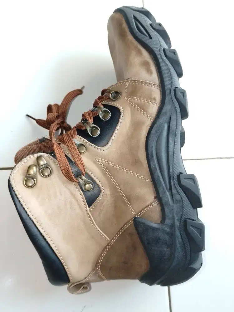 Sepatu jim joker size 44