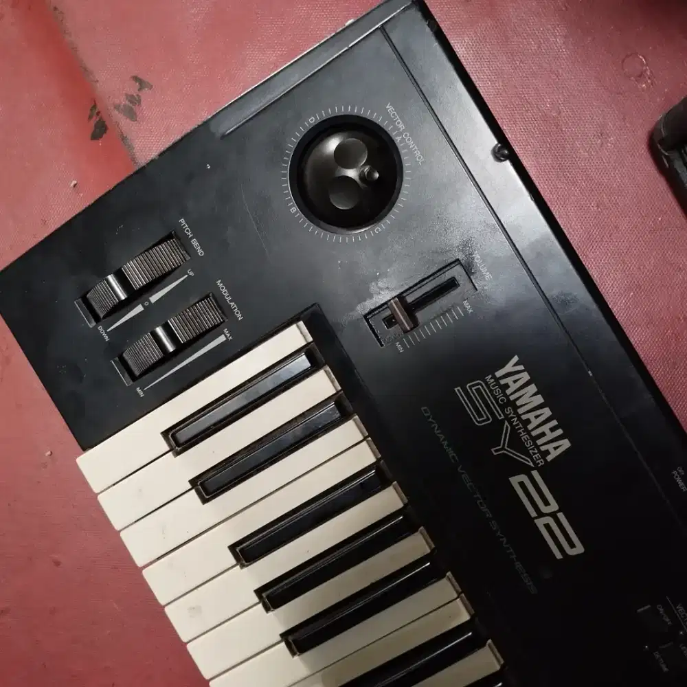Yamaha SY22 syntheseir keyboard  vintage