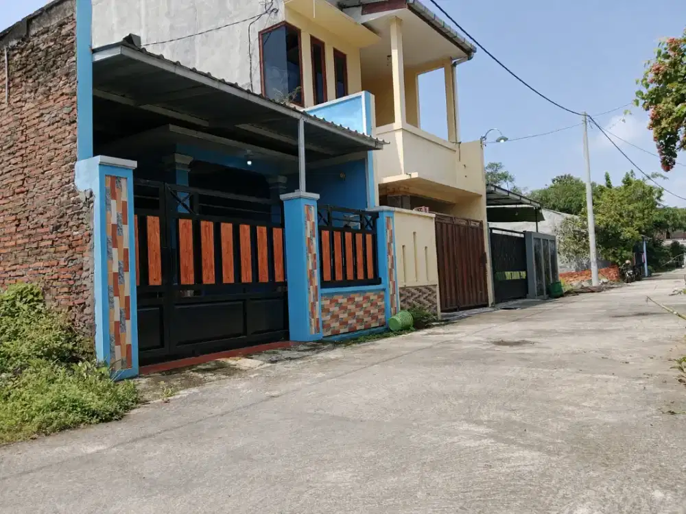 Rumah Gentan Sukoharjo, Kanopi Full, Pagar Besi, Siap Huni 360 Jt Nego