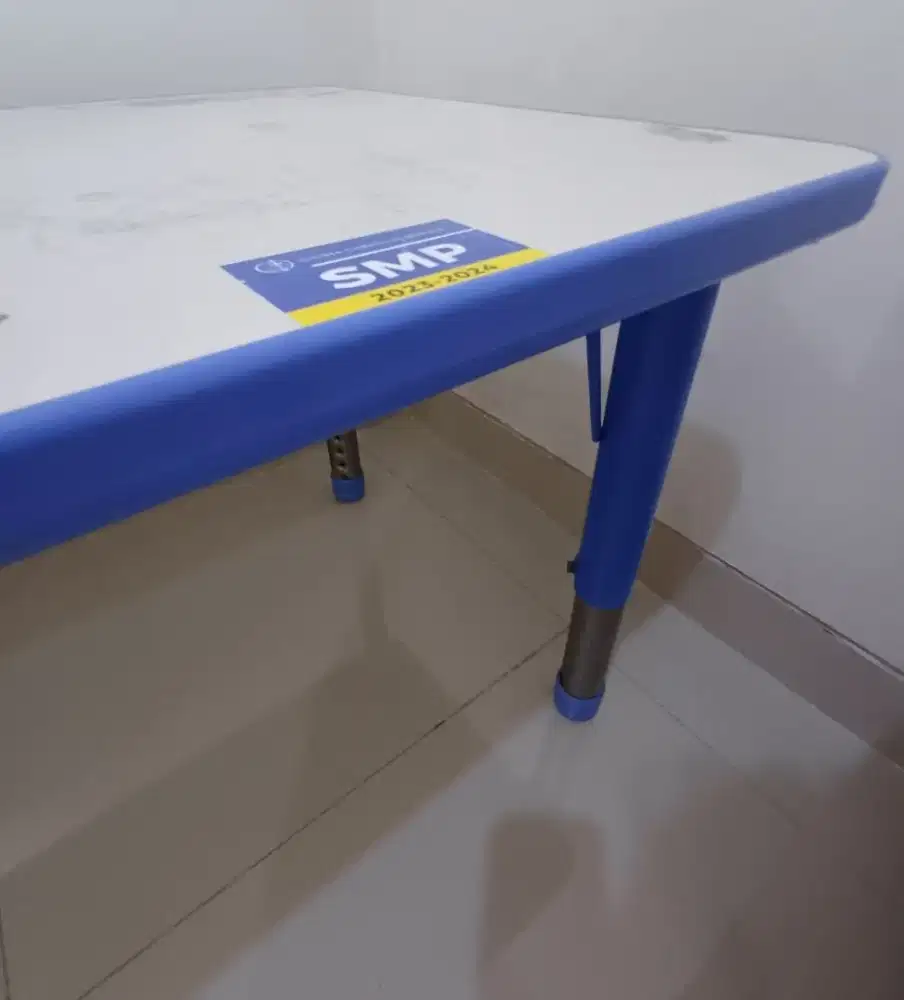 Dijual meja anak kakinya besi