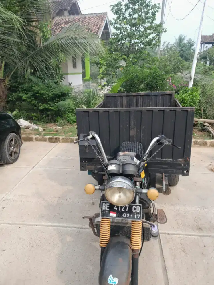 Viar roda3 150cc  tahun 2012