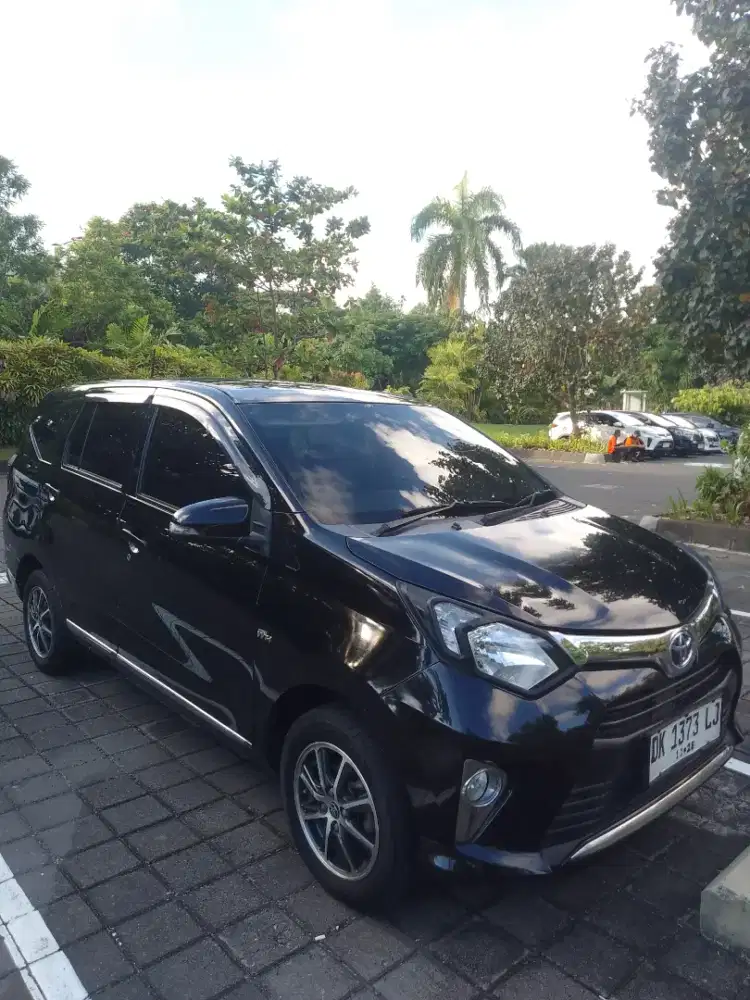 Toyota calya hitam