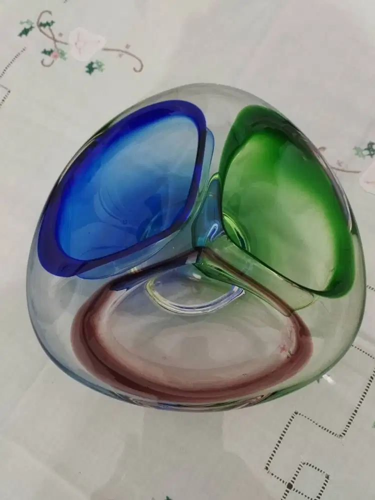 Pajangan atau asbak kristal 3 warna