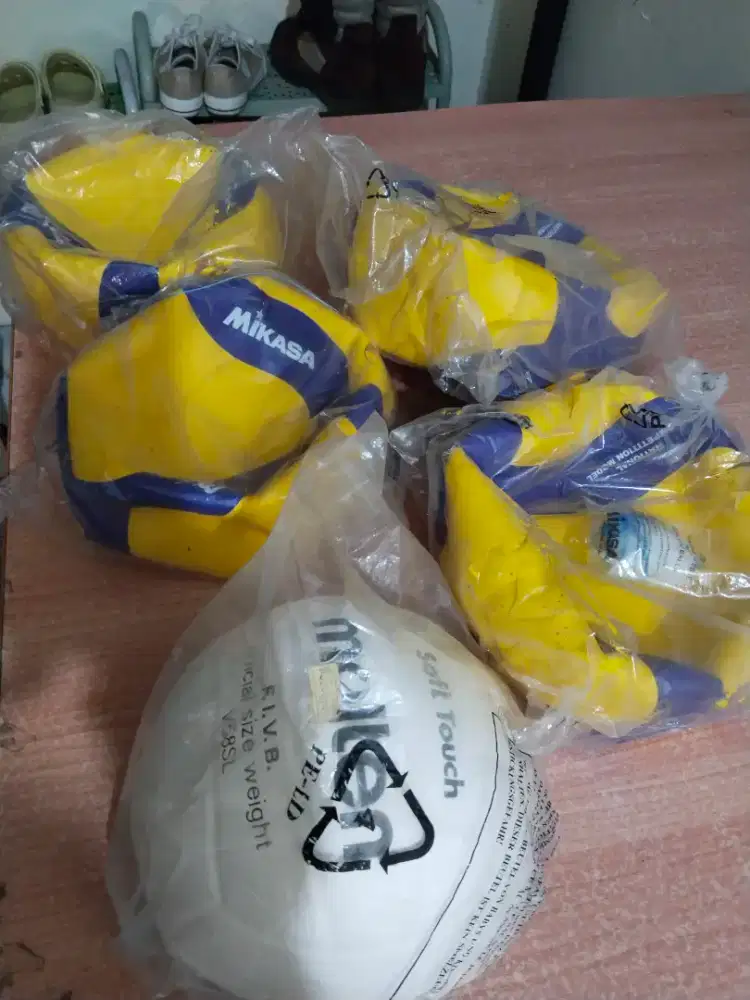 Jual obral sisa toko bola voli mikasa dan molten ori