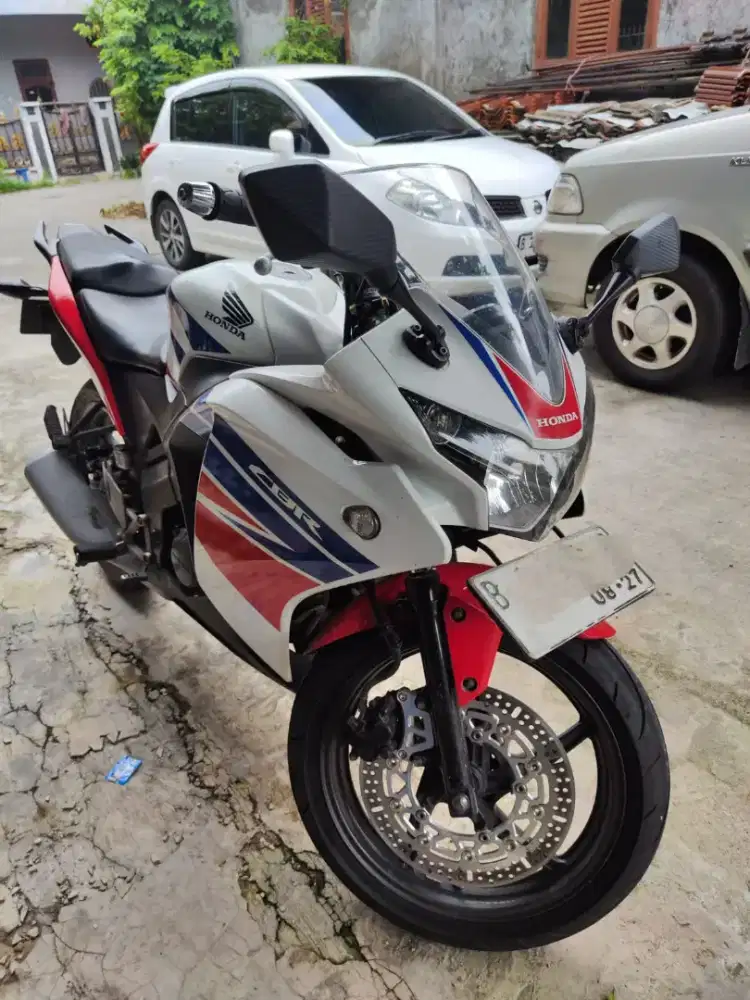 Honda CBR 150 CBU 2013 RWB