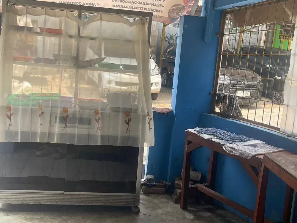 Etalase warung ukuran besar
