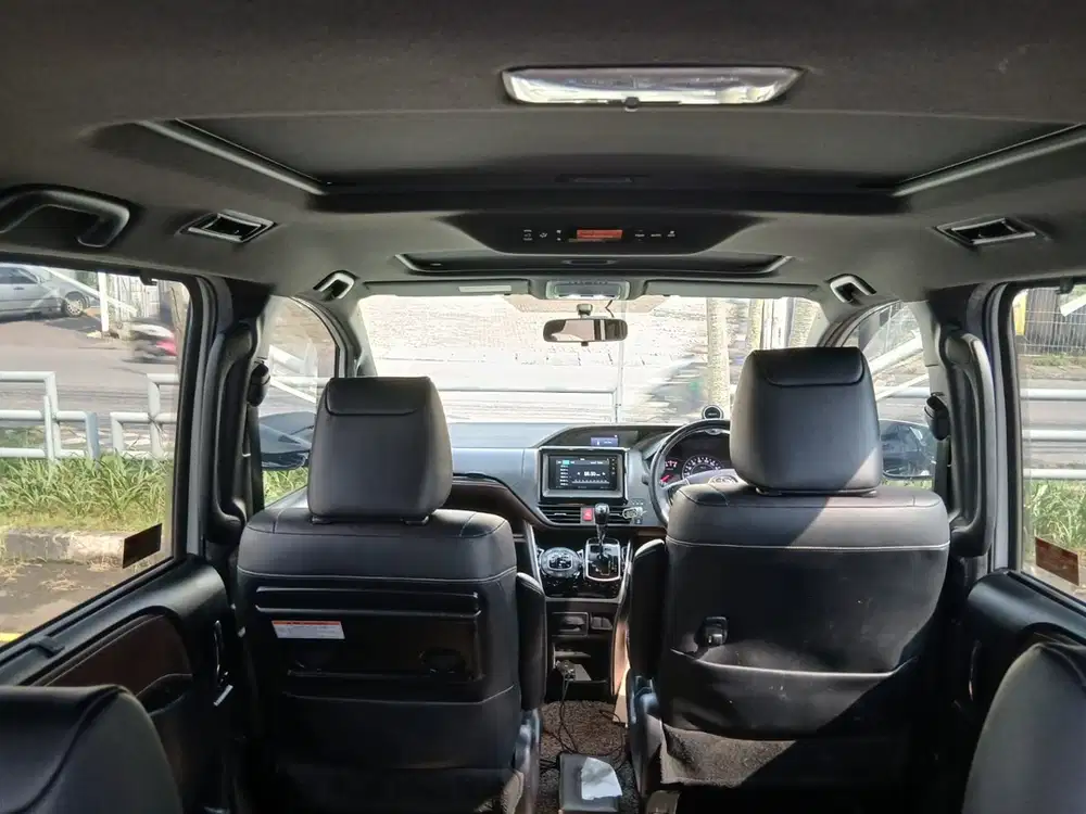 Toyota Voxy 2021 Bensin