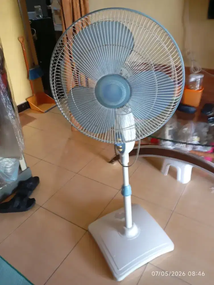 Kipas  stand fan miyako 16 inc bekas